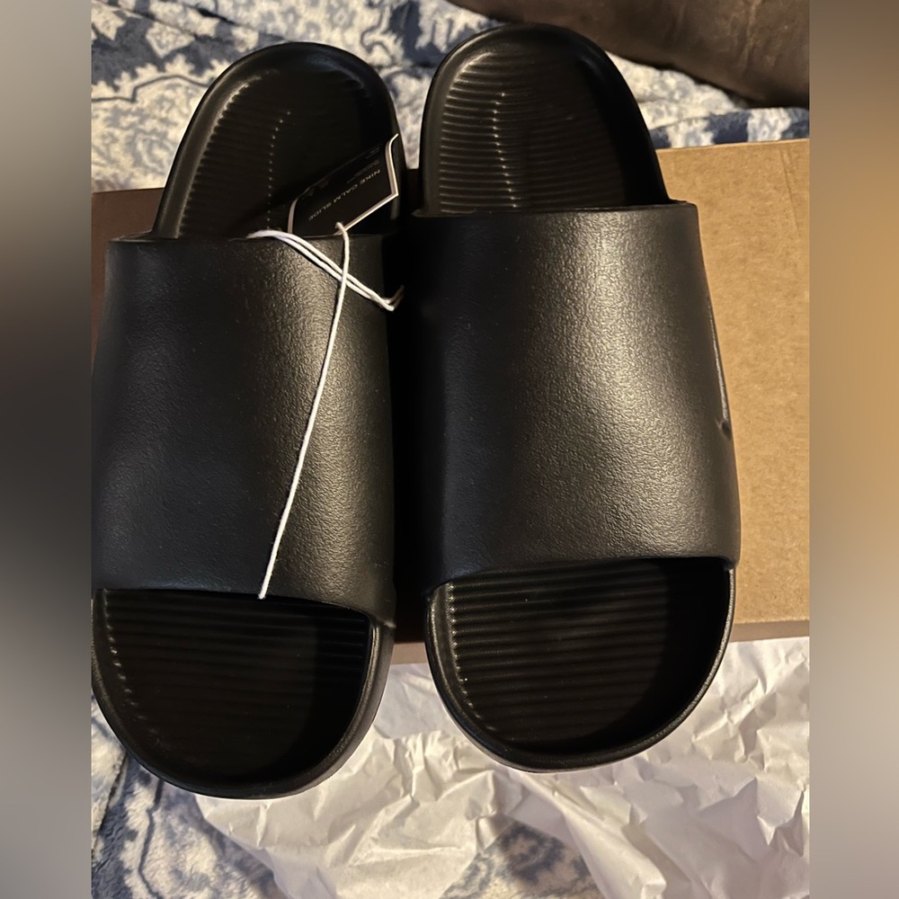 Nike Calm Slides